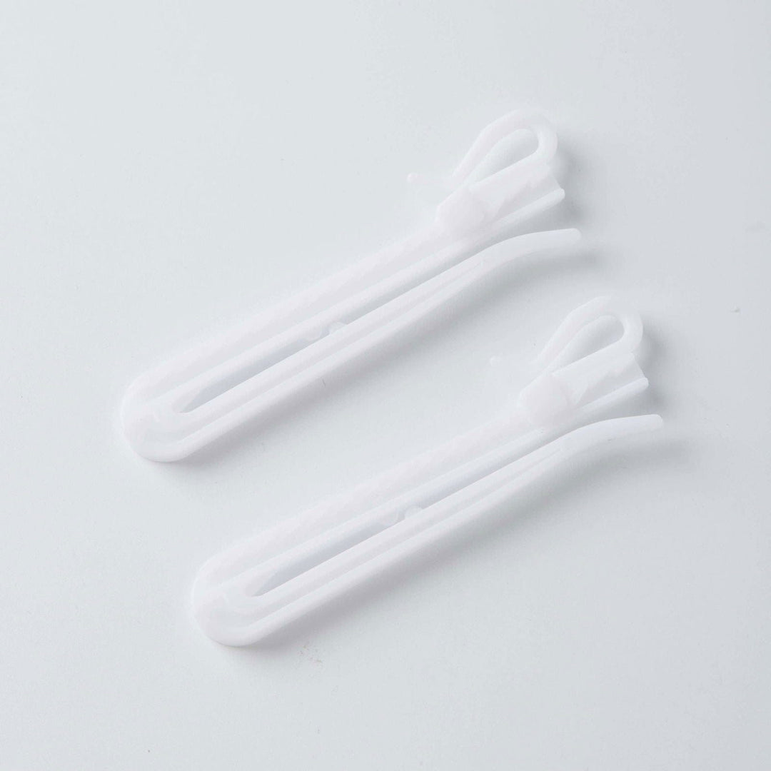 EAZU Adjustable Curtain Pin Hooks Plastic White (Pack fof 32)